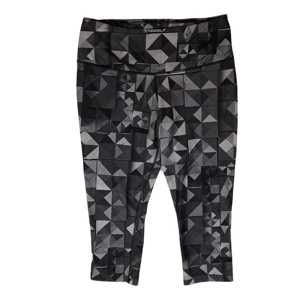 Nike Legendary Pant DriFit Geometric Gray Fitted Yoga Capri Leggings Small NNN11